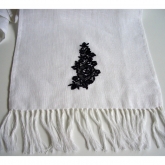 Szalik lniany Nr 017 bia�y z czarnymi aplikacjami 26x164