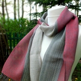 Szal lniany Nr 019 szary pr��ki bordo
