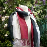 Szal lniany Nr 021 malina ecru ziele�