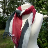 Szal lniany Nr 021 malina ecru ziele�