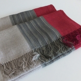 Szal lniany Nr 022 szary pr��ki malina