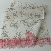Szal lniany ivory w kwiaty z koronk� 46x200