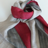 Szal lniany Nr 022 szary pr��ki malina