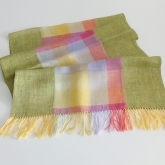 Szal lniany Nr 016 krata r�owa i jasna ziele�